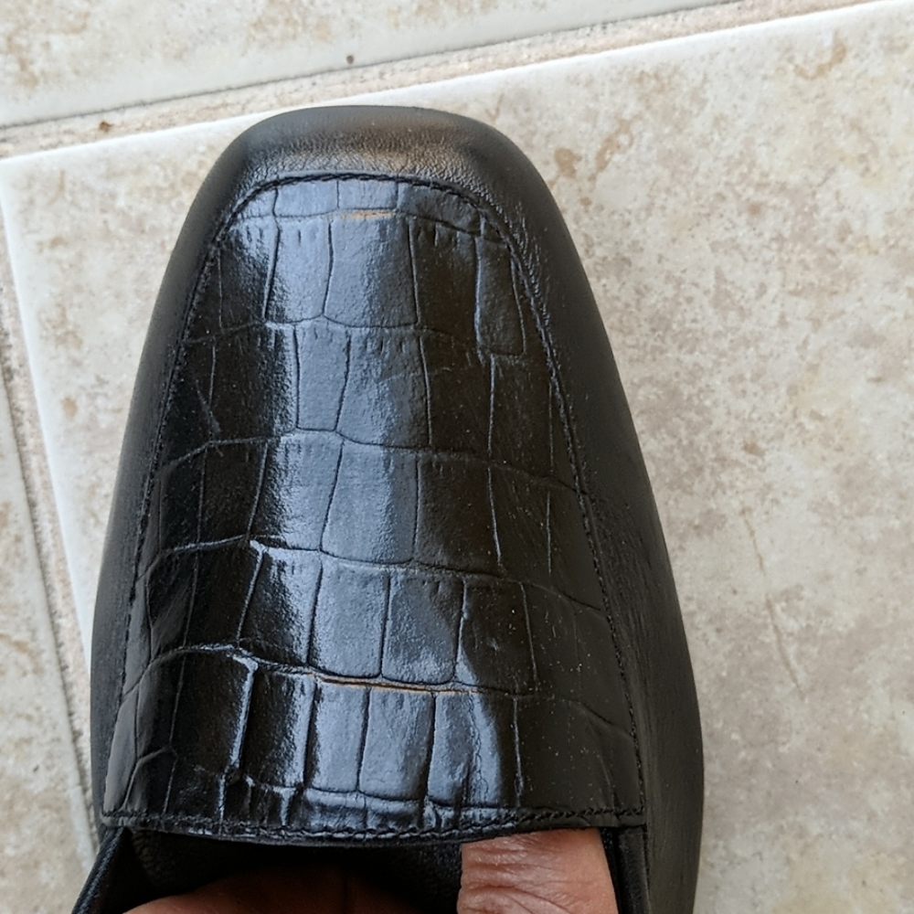 Shoes - Picture 2 of 4